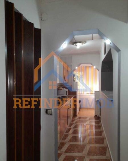 Crangasi, vanzare apartament 2 camere, bloc reabilitat.