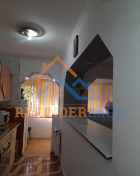 Crangasi, vanzare apartament 2 camere, bloc reabilitat.